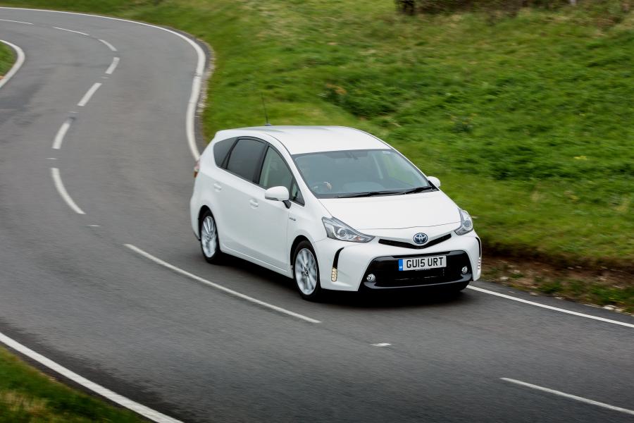  Toyota Prius + 2015 года  (UK) (фото 5 из 25)